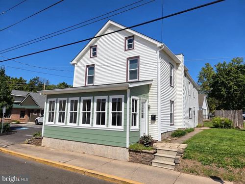 513 E Walnut St, PERKASIE, PA, 18944-1914 | Card Image