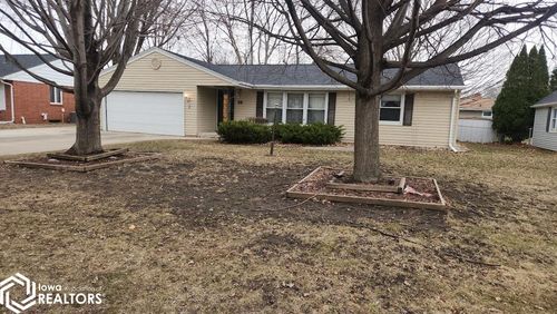 15 Lakeview Dr, Mason City, IA, 50401-1615 | Card Image