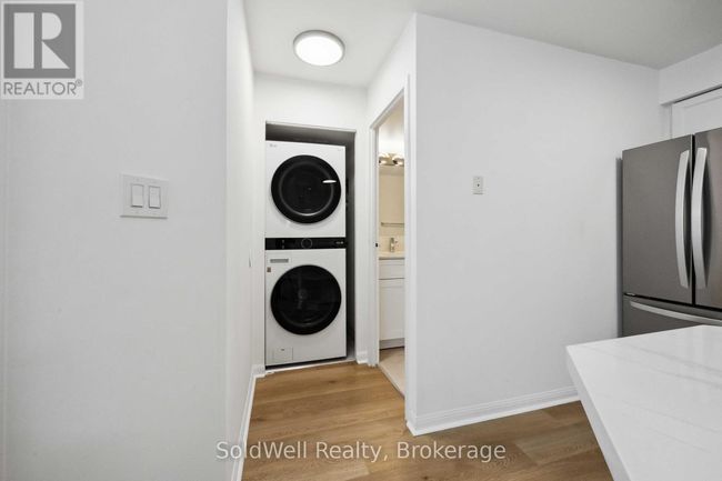 1802 - 25 Grenville St, Condo with 2 bedrooms, 1 bathrooms and null parking in Toronto ON | Image 19