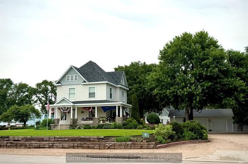 619 Q St, Aurora, NE, 68818-1126 | Card Image