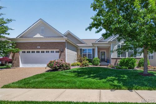 607 Falconcrest Dr, Lake St Louis, MO, 63367-1868 | Card Image