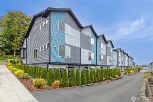 2732 S Andover St, Seattle, WA, 98108-4214 | Card Image