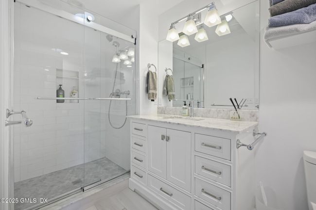 Hall Bath | Image 28