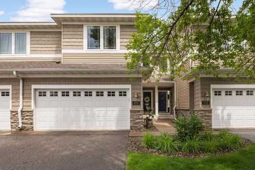 6715 158th St W, Apple Valley, MN, 55124-6529 | Card Image