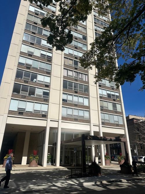 3102-70 W Burton Pl, Chicago, IL, 60610-1482 | Card Image