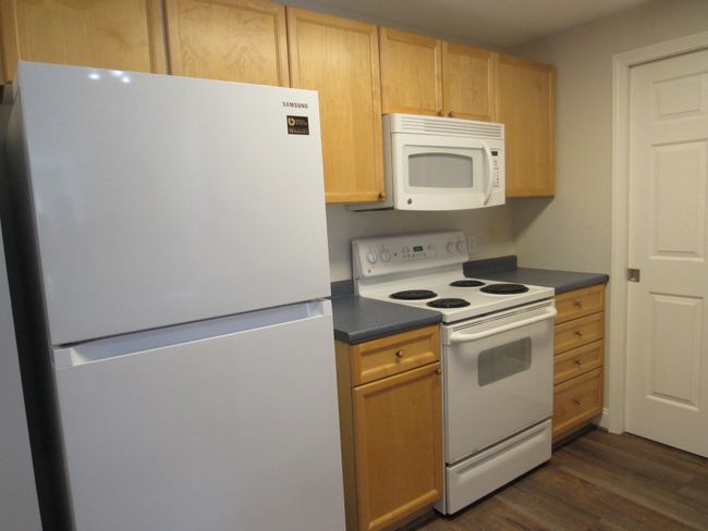 UNIT-100 - 4 Crestview Cir, Condo with 2 bedrooms, 2 bathrooms and null parking in Londonderry NH | Image 9