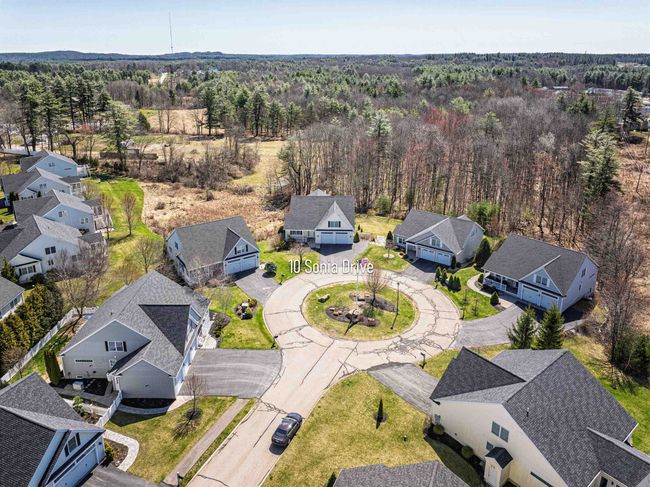 10 Sonia Dr, House other with 3 bedrooms, 4 bathrooms and null parking in Dover NH | Image 45