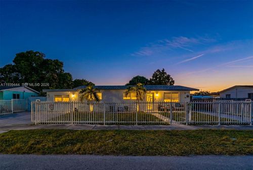 19542 Sw 120th Ave, Miami, FL, 33177-4312 | Card Image