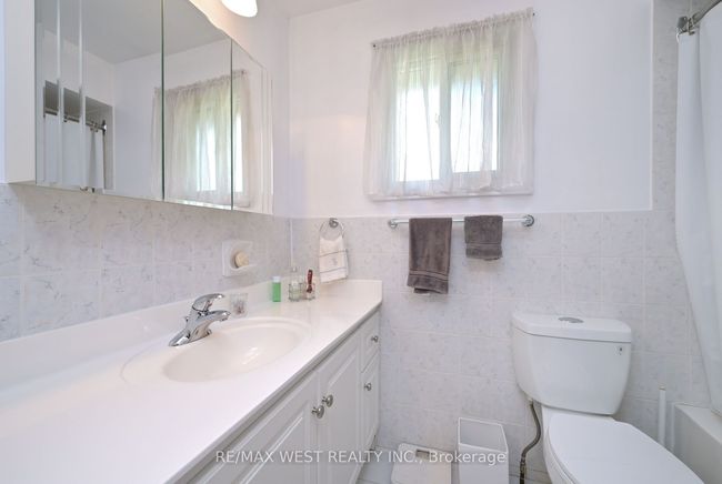 3 Henry Gate, House other with 4 bedrooms, 3 bathrooms and 9 parking in Nobleton ON | Image 23