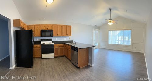 13-12101 Hidden View Ct, Utica, MI, 48315-5922 | Card Image