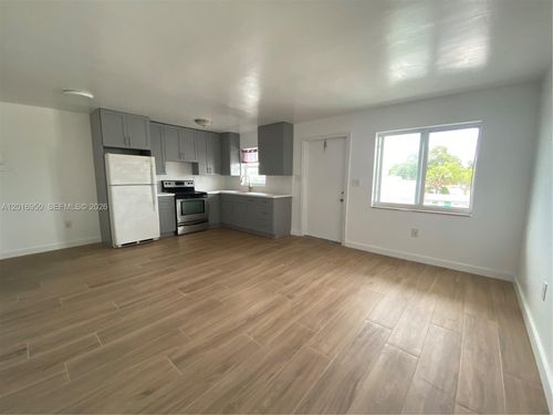 202-7011 Pembroke Rd, Pembroke Pines, FL, 33023 | Card Image