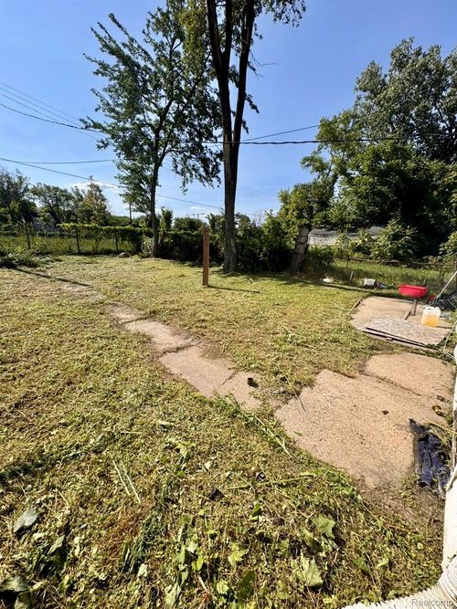 8353 Alpine St, Detroit, MI, 48204-3304 | Card Image