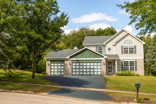 402 Bree Dr, Poplar Grove, IL, 61065-8307 | Card Image