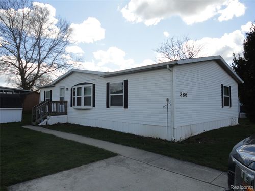 386 Blackwatch St, Temperance, MI, 48182-1191 | Card Image