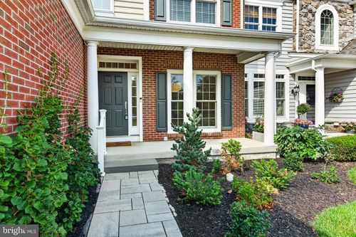 327 S Caldwell Cir, DOWNINGTOWN, PA, 19335-4946 | Card Image