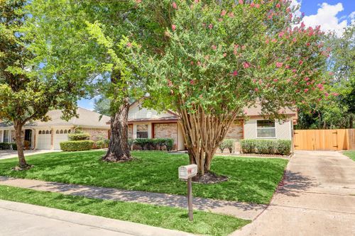 9006 Stone Brook Ln, Houston, TX, 77040-4745 | Card Image