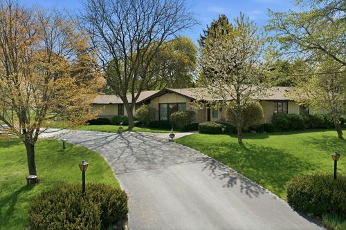 15085 Cascade Drive, Elm Grove, WI, 53122 | Card Image