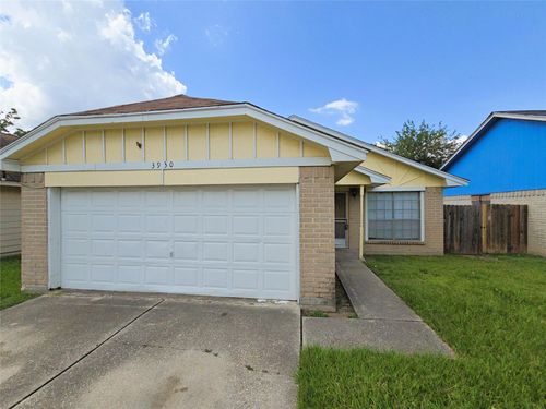 3930 Mohlerbruk Dr, Houston, TX, 77066-4536 | Card Image