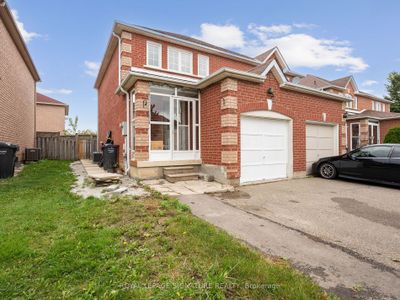 84 Carrie Cres, Home with 3 bedrooms, 2 bathrooms and 3 parking in Brampton ON | Image 3