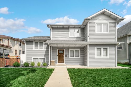 1305 N 11th Ave, Melrose Park, IL, 60160-3521 | Card Image
