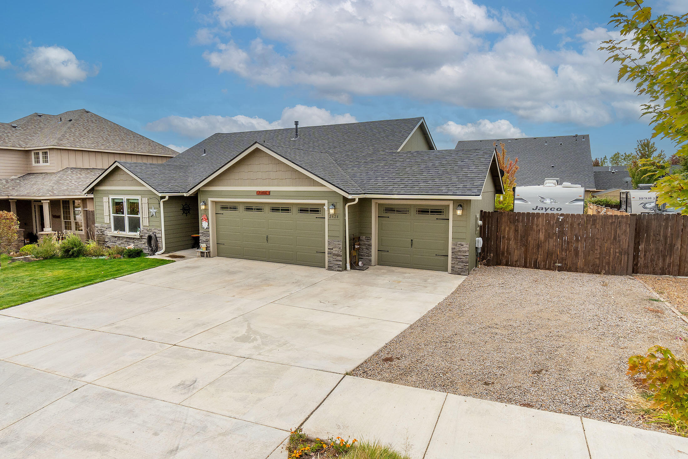 Hazelwood Ave, Redmond, OR 97756