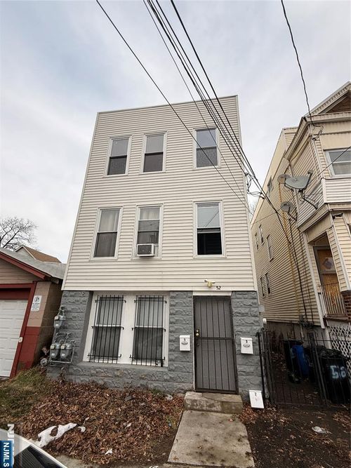 52 Montrose Ter, Irvington, NJ, 07111-3822 | Card Image