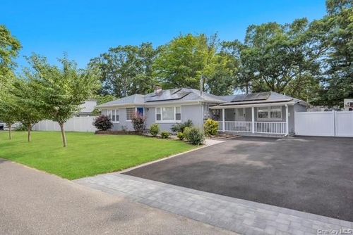 186 4th St, Deer Park, NY, 11729-5114 | Card Image