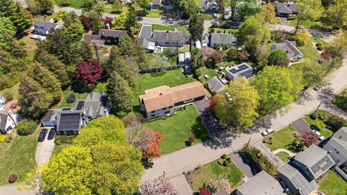 61 Crestwood Dr, Huntington Station, NY, 11746-3004 | Card Image