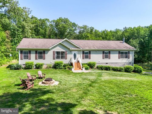 8349 Squires Ln, WARRENTON, VA, 20187-8385 | Card Image