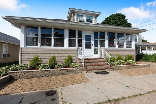 13 5th Ave, Wareham, MA, 02571-1305 | Card Image