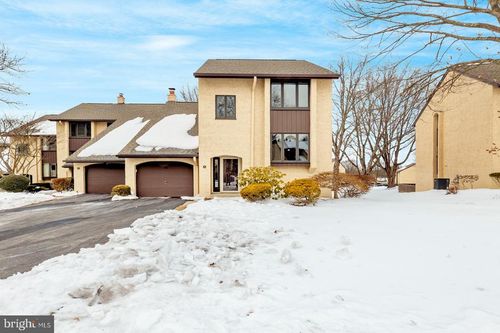 18 Golf Club Dr, LANGHORNE, PA, 19047-2163 | Card Image