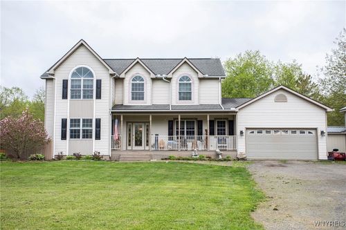 4501 Courtney Highland Dr, Great Valley, NY, 14741-9744 | Card Image