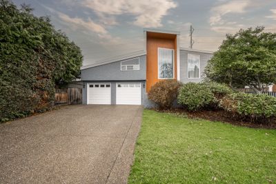 482 Shannon Way, House other with 4 bedrooms, 3 bathrooms and 6 parking in Delta BC | Image 1