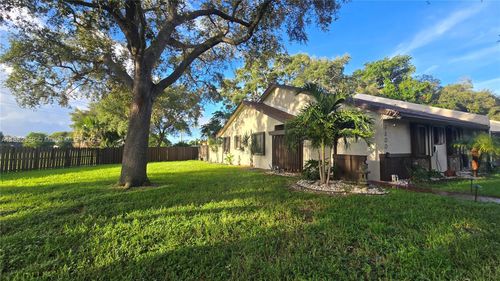 9600 15th Ct, Pembroke Pines, FL, 33024-4447 | Card Image