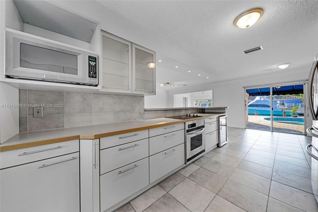 2632 Se 10 Th Ct, House other with 3 bedrooms, 2 bathrooms and null parking in Pompano Beach FL | Image 10