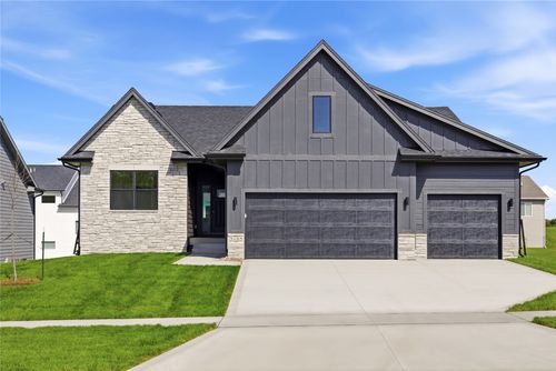 3153 Nw Prescott Ct, Grimes, IA, 50111-5328 | Card Image