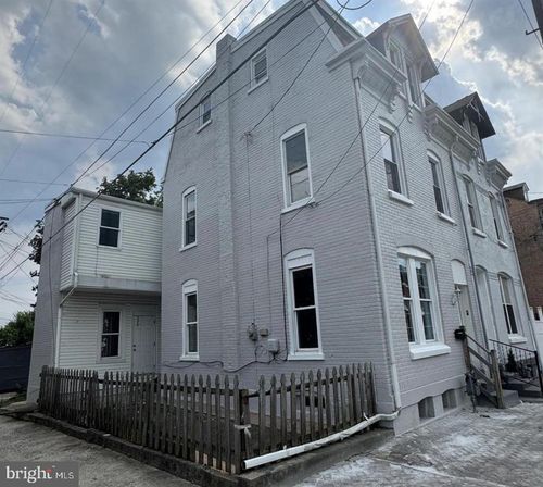 532 Windsor St, READING, PA, 19601-2242 | Card Image