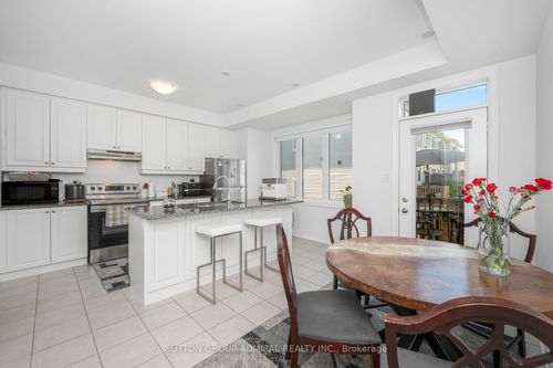 82 Hibiscus Lane, Hamilton, ON, L8K0A4 | Card Image