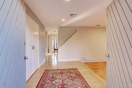 7 Pecan Valley Dr, New City, NY, 10956-5545 | Card Image