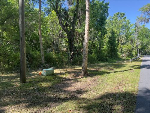 332 Nw Crystal St, Crystal River, FL, 34428-3402 | Card Image