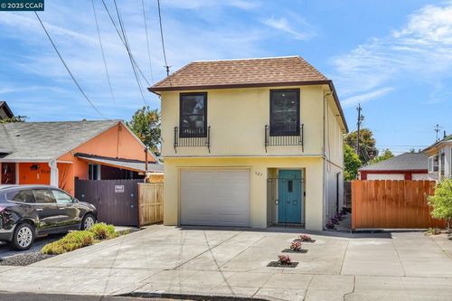 527 30th St, Richmond, CA, 94804-1523 | Card Image