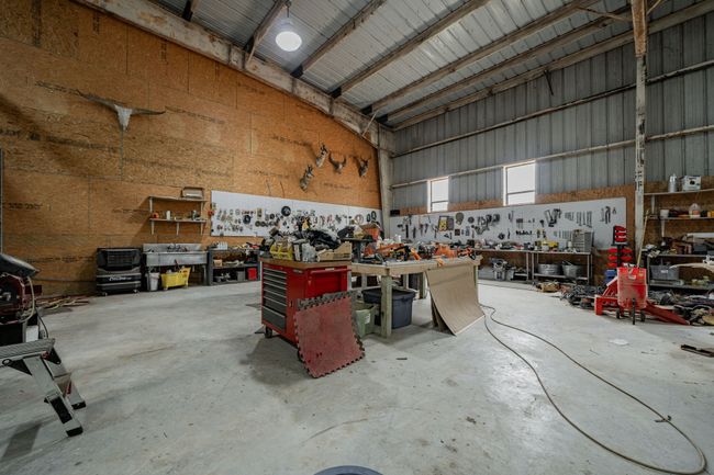 1990 Jim Harry Loop, Home with 5 bedrooms, 6 bathrooms and null parking in Sunset TX | Image 9