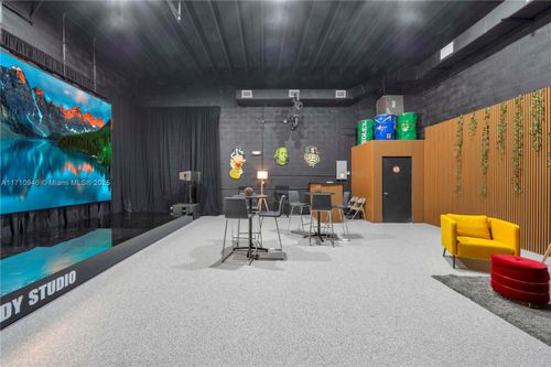 8263 Nw 64th St, Medley, FL, 33166-2741 | Card Image