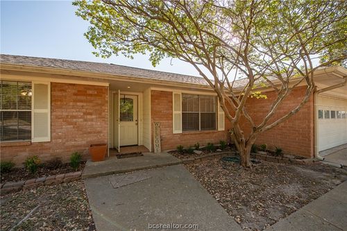1819 Leona Dr, College Station, TX, 77840-4838 | Card Image