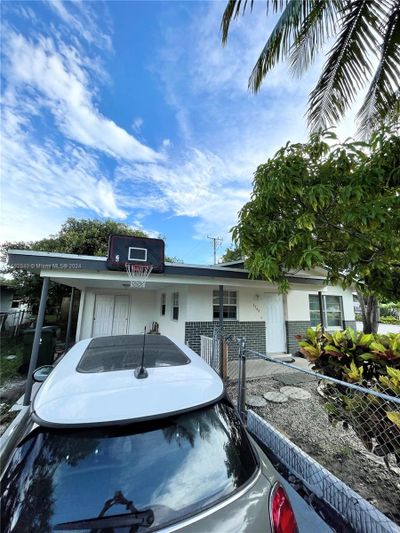 3544 Sw 12th Ct, House other with 3 bedrooms, 2 bathrooms and null parking in Fort Lauderdale FL | Image 1