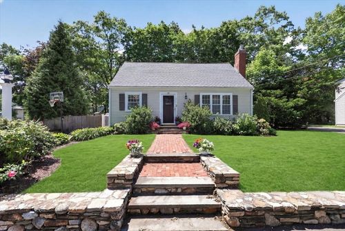 52 Gerard Rd, Norwell, MA, 02061-1518 | Card Image