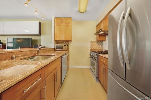 apt-7c-40 75th St, Elmhurst, NY, 11373-1050 | Card Image