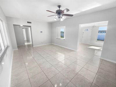 3208 W Clinton Street, House other with 3 bedrooms, 2 bathrooms and null parking in Tampa FL | Image 3