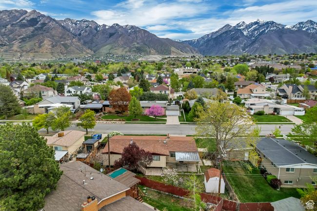 Aerial view with a residential view and a mountain view | Image 34