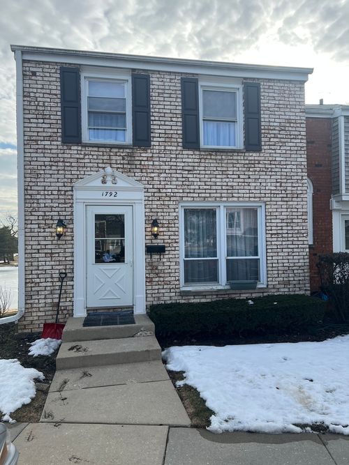 1792 Williamsburg Dr, Hoffman Estates, IL, 60169-2560 | Card Image
